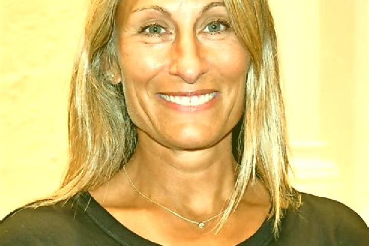 Elizabeth, 34 — Escort in East Meadow, United States