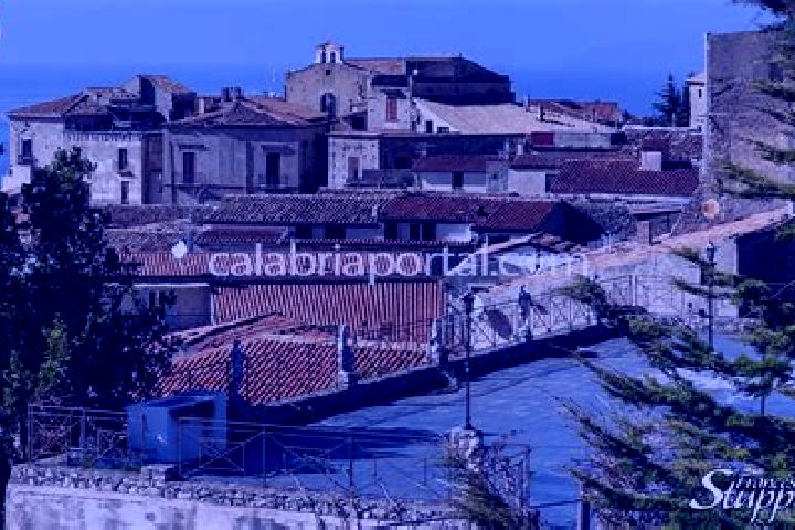 Elizabeth, 34 — Escort in Fiumefreddo Bruzio, Italy