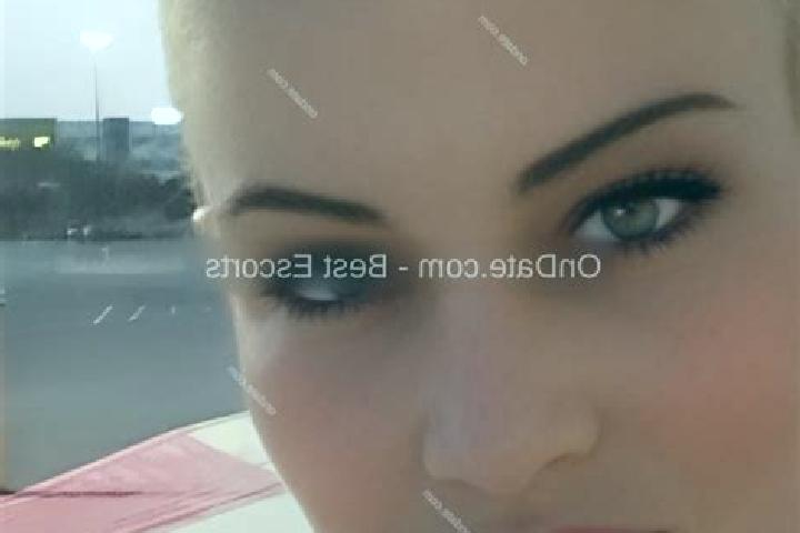 Elizabeth, 34 — Escort in Milltown, Ireland