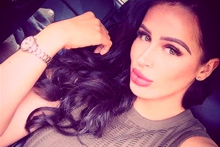 Elizabeth, 34 — Escort in Vancouver, Canada