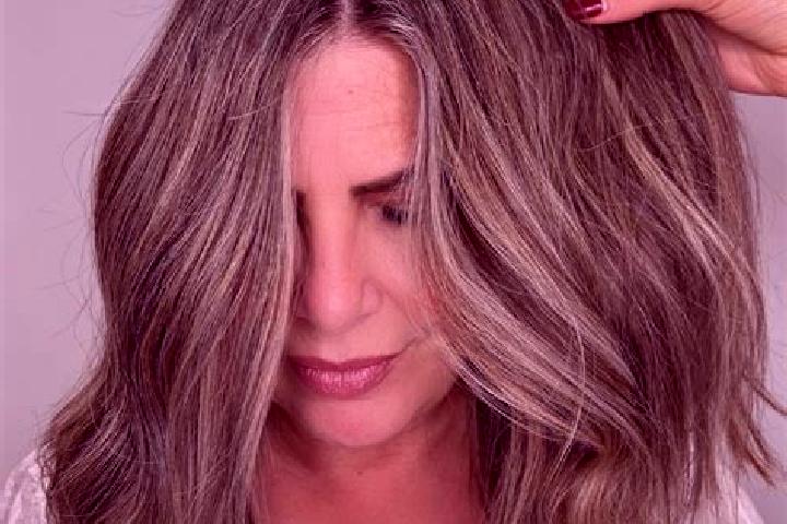 Elizabeth, 35, a dark blonde grey-eyed latina companion based in Chechelnyk. Offering Dinner Date, Deep French Kissing, Erotic Massage, BDSM. Available for i...