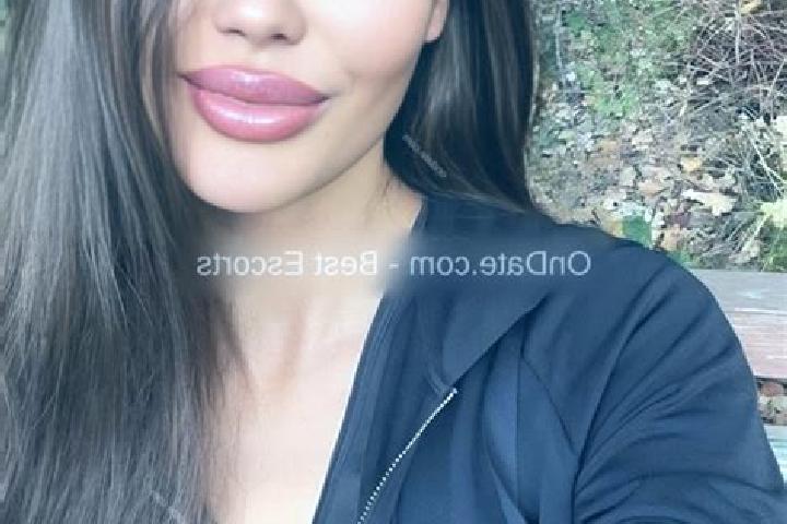 Elizabeth, 35 — Escort in Aknashen, Armenia