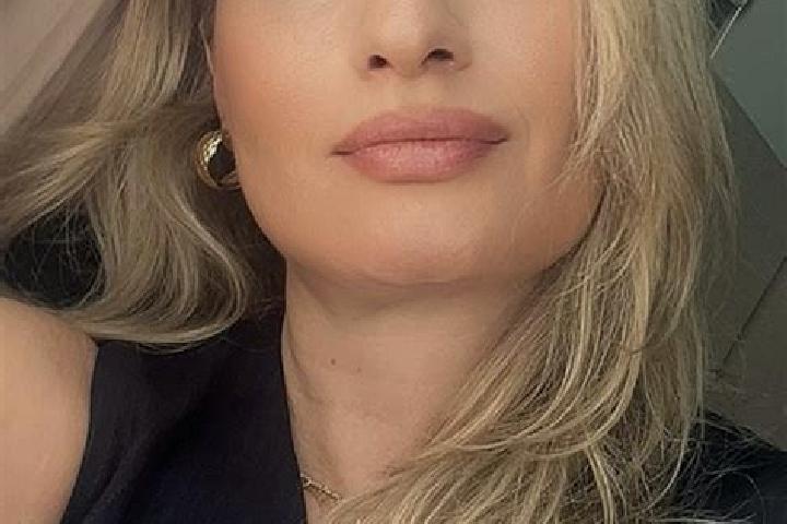 Elizabeth, 35 — Escort in Caudan, France