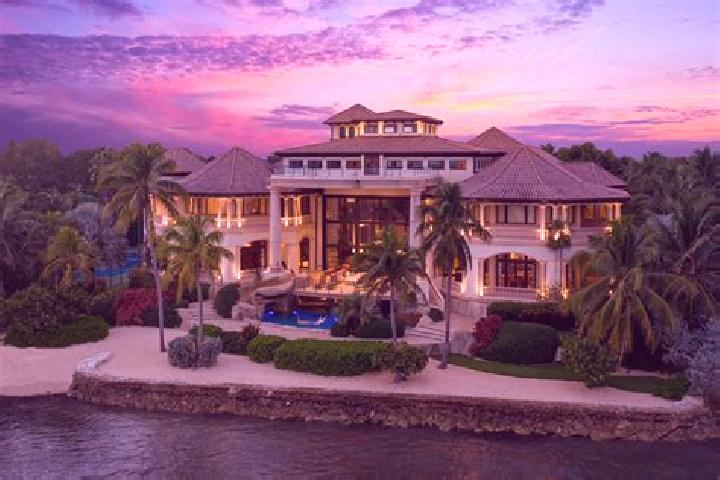 Elizabeth, 35 — Escort in High Rock Estates, Cayman Islands