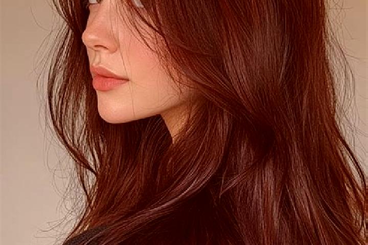 Elizabeth, 36, a auburn brown-eyed middle eastern companion based in Sassen. Offering BDSM, Overnight, GFE, CIM. Available for incall and outcall, day and ev...