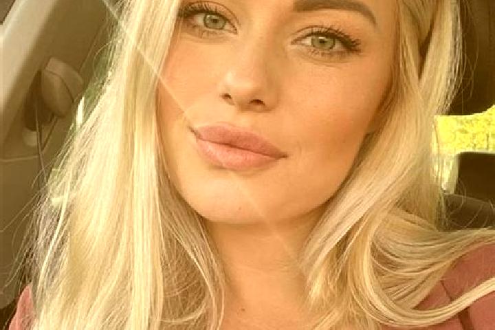 Elizabeth, 36, a blonde hazel-eyed asian companion based in Bruyeres-sur-Oise. Offering Deep French Kissing, OWO, A-Level, GFE, Striptease. Available for inc...