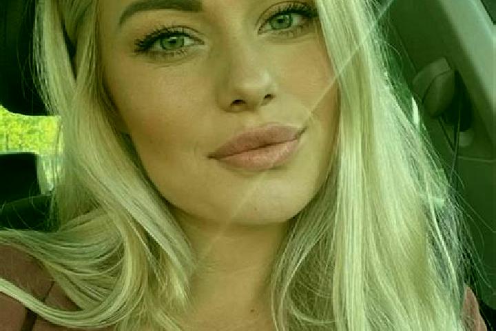 Elizabeth, 36, a blonde hazel-eyed caribbean companion based in La Forma. Offering Roleplay, CIM. Available for incall and outcall, day and evening dates.