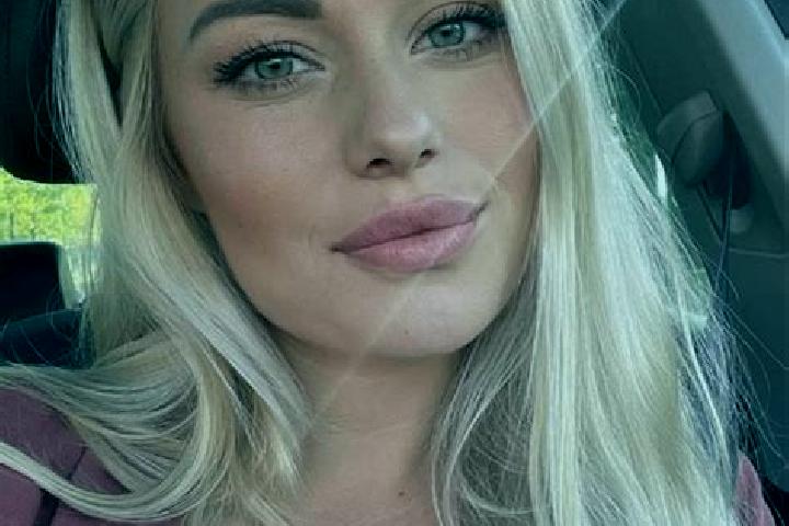 Elizabeth, 36, a blonde hazel-eyed european companion based in Hoves. Offering Couples, Fetish, Prostate Massage. Available for incall and outcall, day and e...