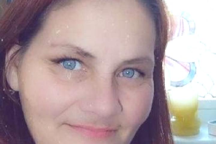 Elizabeth, 36, a red green-eyed mediterranean companion based in Brookfield. Offering Domination, Couples, 69. Available for incall and outcall, day and even...