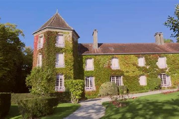 Elizabeth, 36 — Escort in Courtonne-les-Deux-Eglises, France