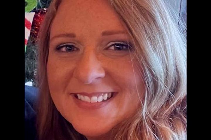 Elizabeth, 36 — Escort in Everly, United States