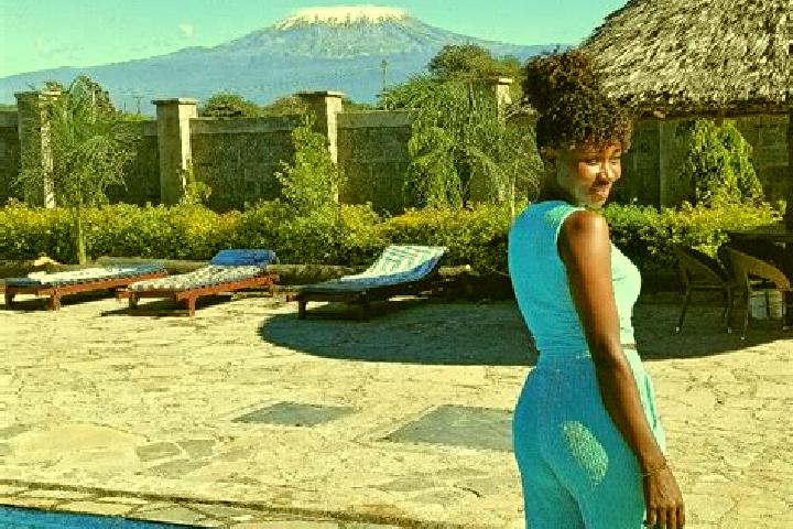 Elizabeth, 36 — Escort in Kimana, Kenya