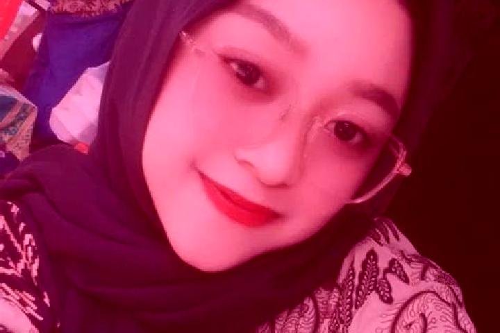 Elizabeth, 36 — Escort in Sambong, Indonesia