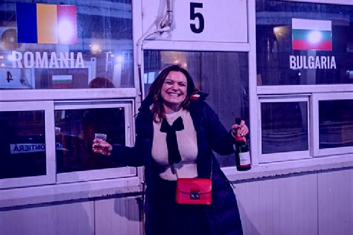 Elizabeth, 36 — Escort in Zegujani, Romania