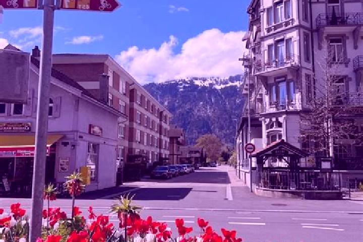 Elizabeth, 37 — Escort in Grone, Switzerland