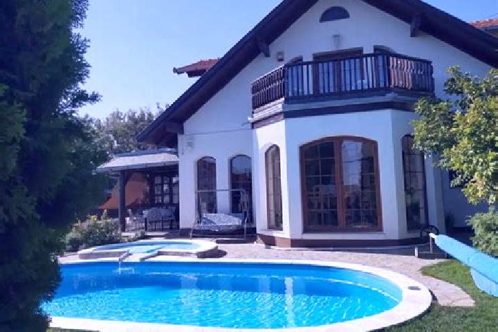Elizabeth, 37 — Escort in Ostojicevo, Serbia