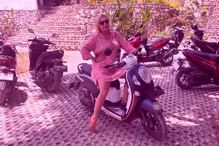 Elizabeth, 37 — Escort in Ped, Indonesia