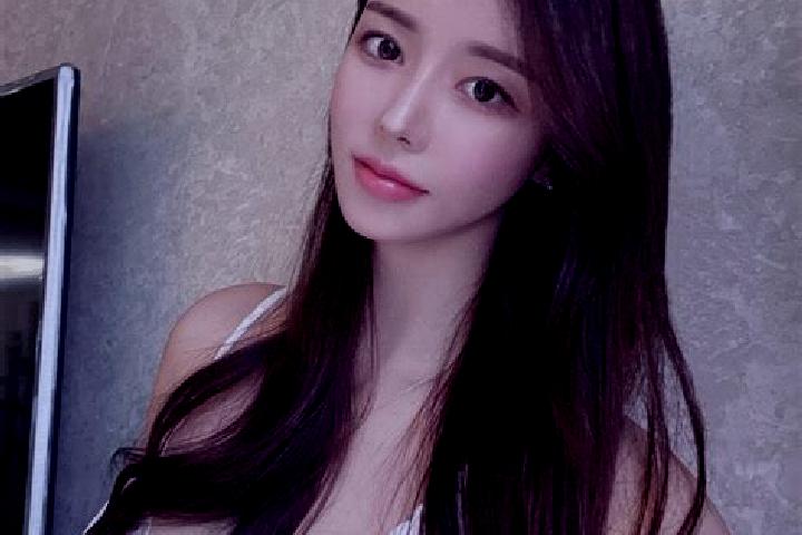 Elizabeth, 37 — Escort in Tongjinpu, China