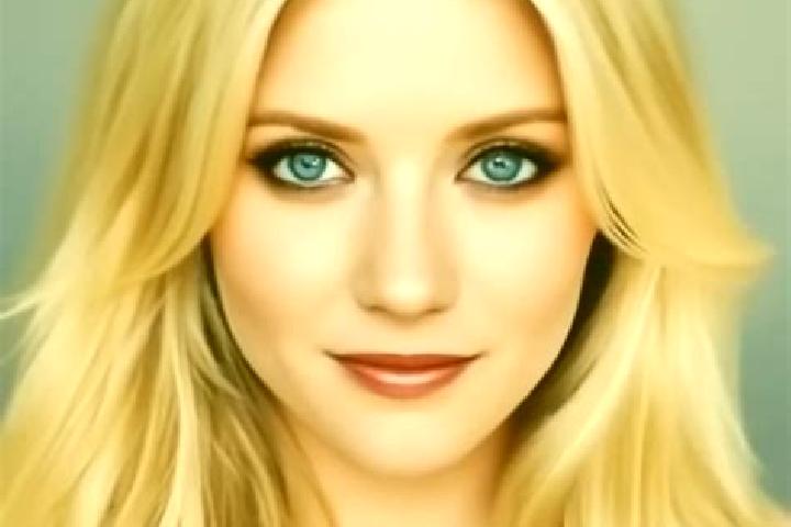 Elizabeth, 38, a blonde amber-eyed caucasian companion based in Cuinzier. Offering CIM, OWO, GFE. Available for incall and outcall, day and evening dates.