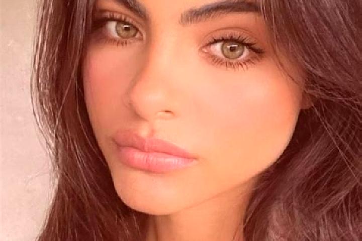 Elizabeth, 38, a brunette brown-eyed indian companion based in Chorvatsky Grob - Cierna Voda. Offering BDSM, GFE, Party Girl. Available for incall and outcal...