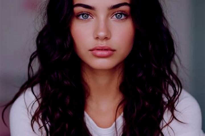 Elizabeth, 38, a brunette brown-eyed mediterranean companion based in Huancapallac. Offering Fetish, Overnight, Tantra, GFE, Erotic Massage. Available for in...