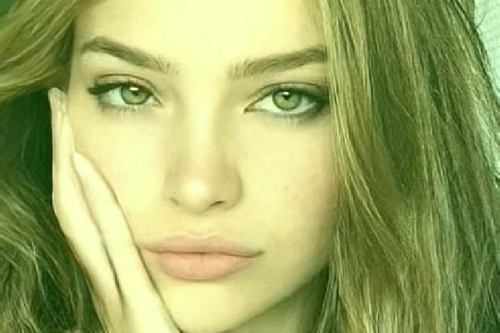 Elizabeth, 38, a brunette green-eyed european companion based in Lentate sul Seveso. Offering Overnight, Prostate Massage, Party Girl, Girlfriend Experience....