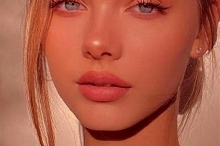 Elizabeth, 38, a dark blonde blue-eyed mediterranean companion based in Parkhurst. Offering Party Girl, Massage, Domination. Available for incall and outcall...