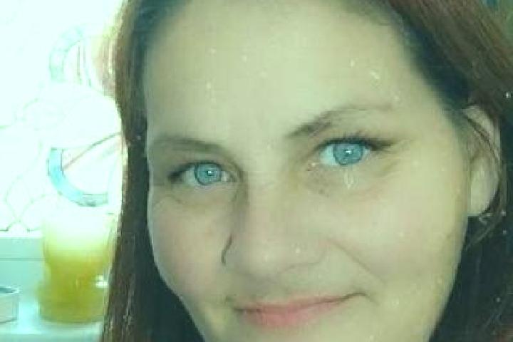 Elizabeth, 38, a red green-eyed european companion based in Schwabbruck. Offering OWO, Massage, Couples, Roleplay, Domination. Available for incall and outca...