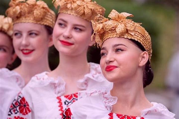 Elizabeth, 38 — Escort in Kobryn, Belarus