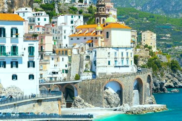 Elizabeth, 38 — Escort in Luserna, Italy