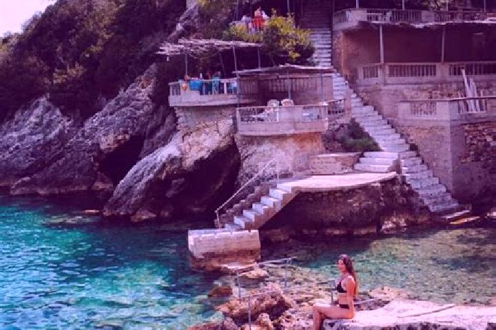 Elizabeth, 38 — Escort in Meniko, Cyprus