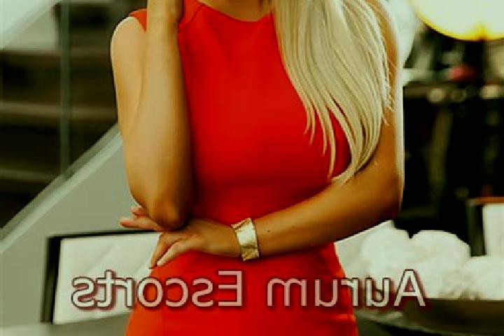 Elizabeth, 39, a blonde amber-eyed middle eastern companion based in Burela de Cabo. Offering Roleplay, A-Level, Domination. Available for incall and outcall...