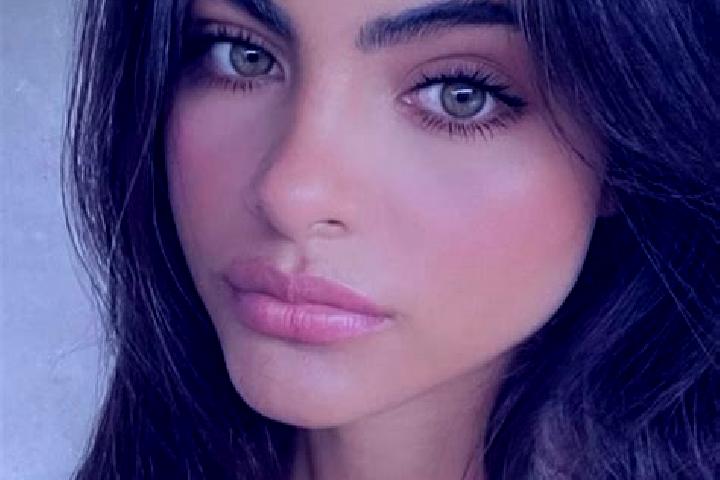 Elizabeth, 39, a brunette green-eyed latina companion based in Zhuge. Offering Travel Companion, Roleplay, OWO, Duos, GFE. Available for incall and outcall, ...