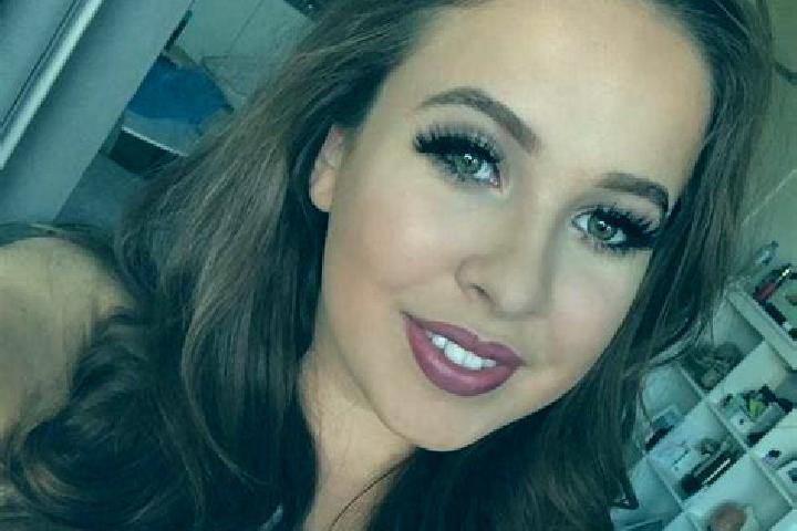 Elizabeth, 39, a brunette grey-eyed european companion based in Champs-sur-Marne. Offering GFE, Fetish, Roleplay. Available for incall and outcall, day and e...