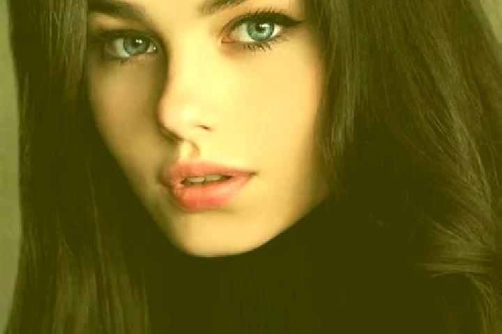 Ella, 20, a auburn dark-eyed caucasian companion based in Polverara. Offering Tantra, BDSM, Duos, A-Level. Available for incall and outcall, overnight bookin...