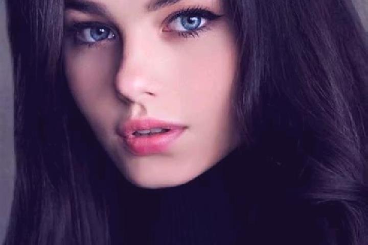 Ella, 20, a black grey-eyed slavic companion based in Holzdorf. Offering Prostate Massage, OWO, Party Girl. Available for incall and outcall, overnight booki...