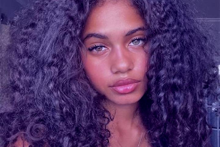 Ella, 20, a chestnut blue-eyed ebony companion based in Oravsky Podzamok. Offering Tantra, Fetish, Massage. Available for incall and outcall, day and evening...