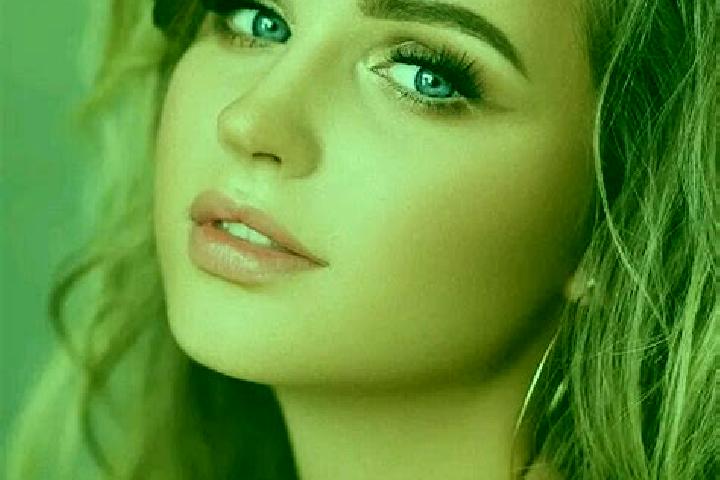Ella, 20, a dark blonde blue-eyed caribbean companion based in Hani i Elezit. Offering OWO, Striptease, Party Girl, Prostate Massage. Available for incall an...