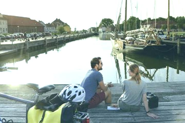 Ella, 20 — Escort in Breitenburg, Germany