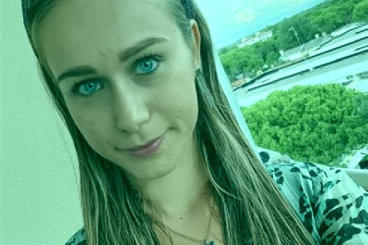 Ella, 20 — Escort in Casalmorano, Italy