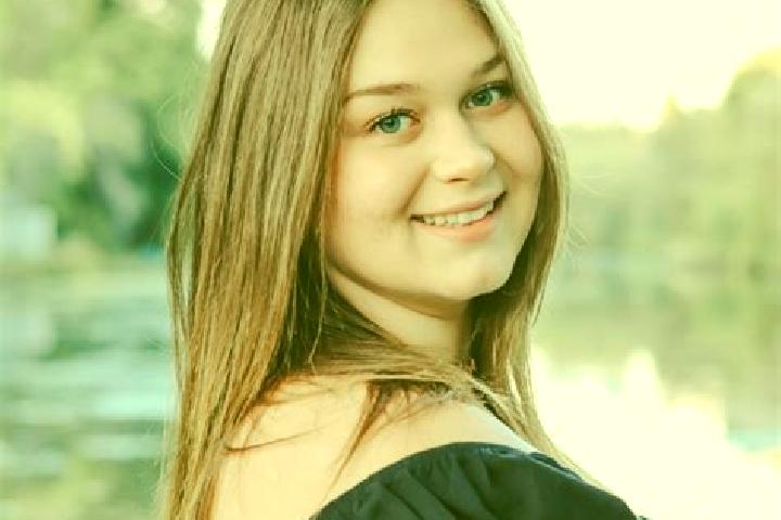 Ella, 20 — Escort in Cedarburg, United States