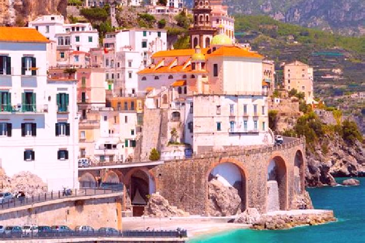 Ella, 20 — Escort in Colmurano, Italy