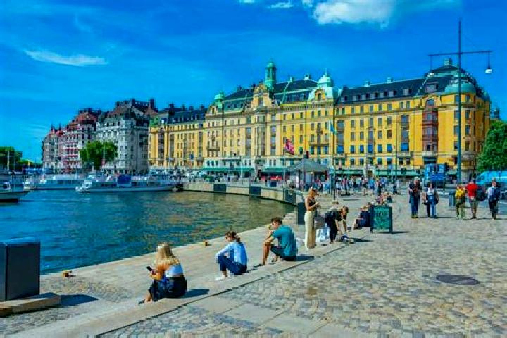 Ella, 20 — Escort in OEstermalm, Sweden