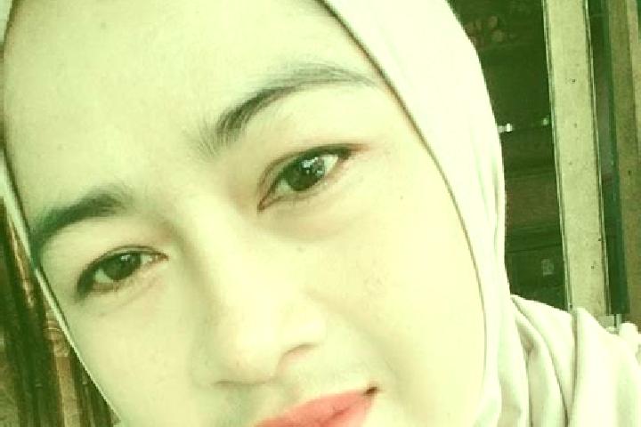 Ella, 20 — Escort in Rancakole, Indonesia