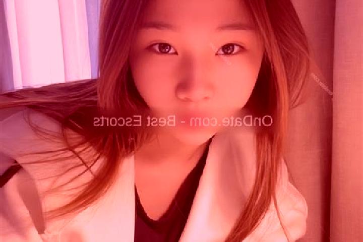 Ella, 20 — Escort in St-Andre, Canada