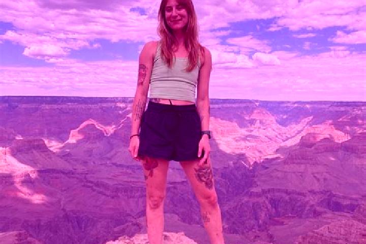 Ella, 20 — Escort in Sterrett, United States