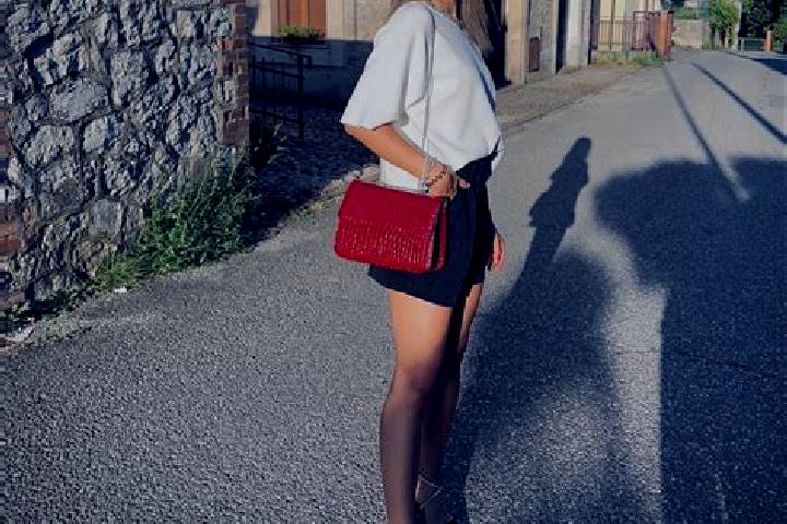 Ella, 20 — Escort in Suharau, Romania