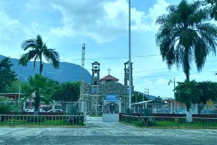 Ella, 20 — Escort in Tuxpanguillo, Mexico