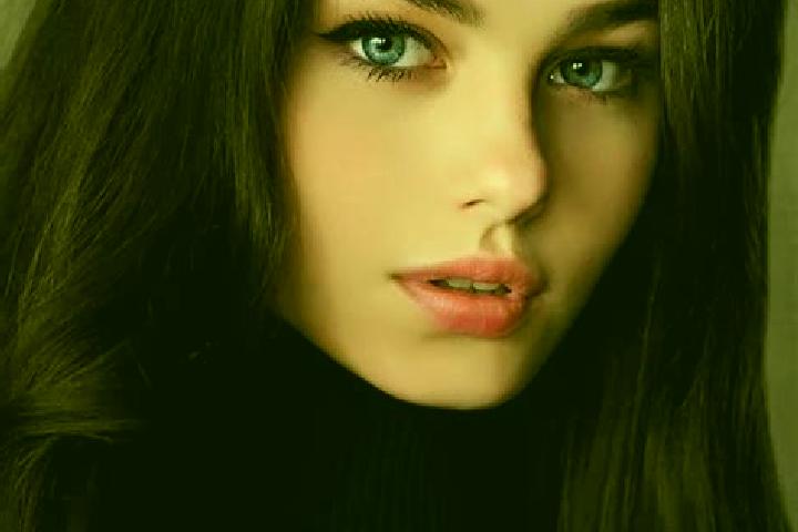 Ella, 21, a black dark-eyed european companion based in Koszeg. Offering Overnight, A-Level, Roleplay. Available for incall and outcall, day and evening dates.