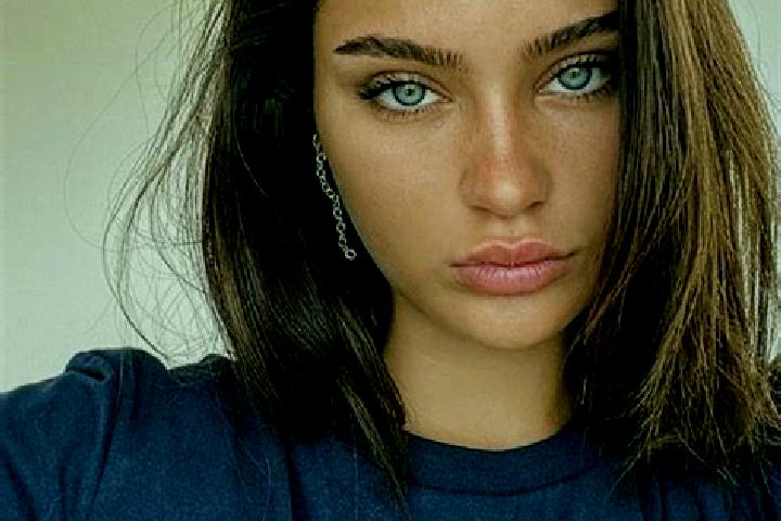 Ella, 21, a brunette dark-eyed caribbean companion based in La Grulla de Abajo. Offering Erotic Massage, 69, Prostate Massage, Party Girl. Available for inca...